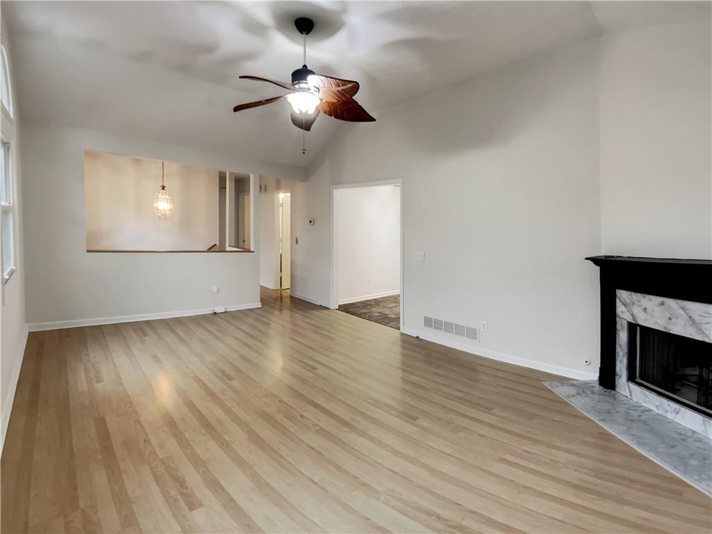 832 Overlook Trail
