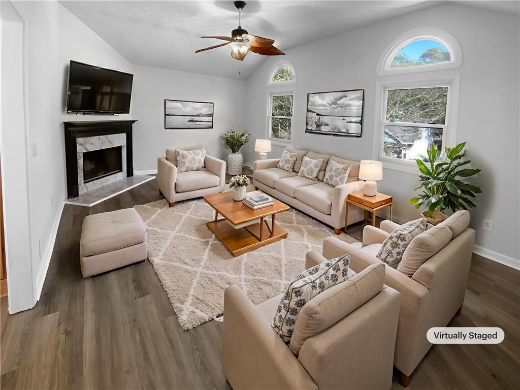 832 Overlook Trail