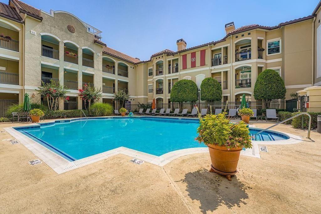 955 Juniper Street NE 4127