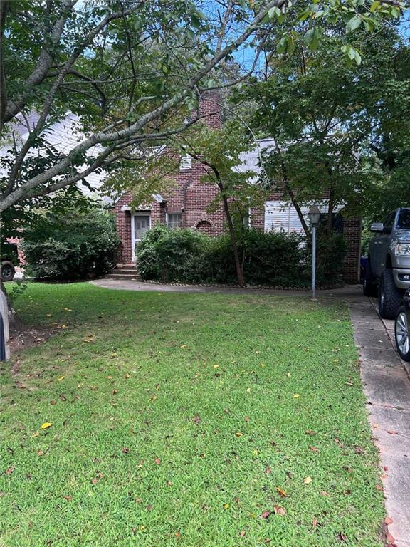 This property is located right in the heart of the transitional zipcode of 30311 of Cascade and two blocks from resturants, galleries, entertainment, & nightlife. This home has enormous potential but needs a complete rehab. Five bedrooms, 3 full baths, Living Room formal dining room, kitchen, even the basement has a bedroom and full bath. Agents please bring a flashlight even though all utilities are on. Priced well below what ARV should be.