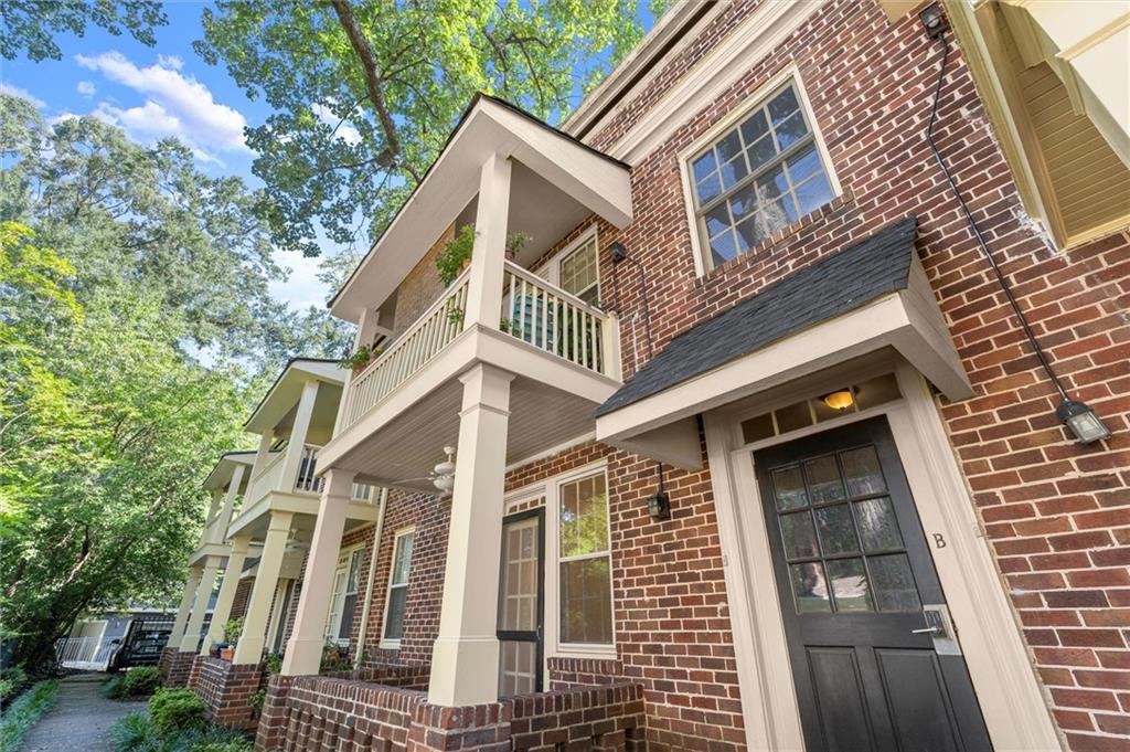 1048 Euclid Avenue NE B2