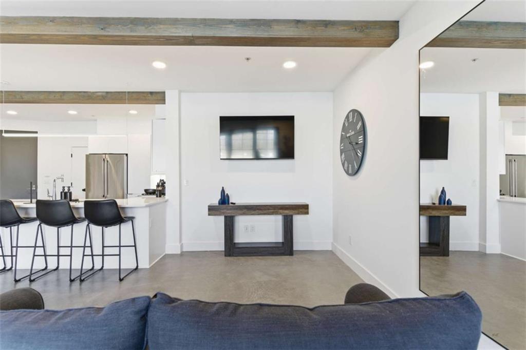 346 Peters Street SW 102