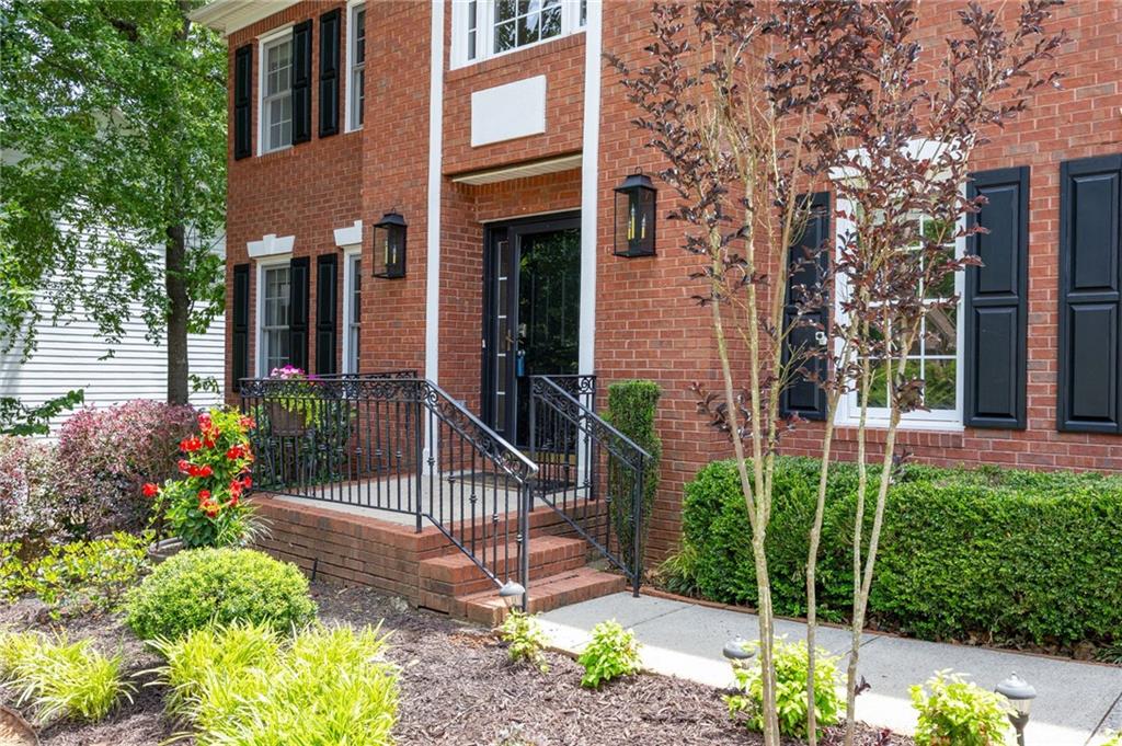 302 Lakeview Lane