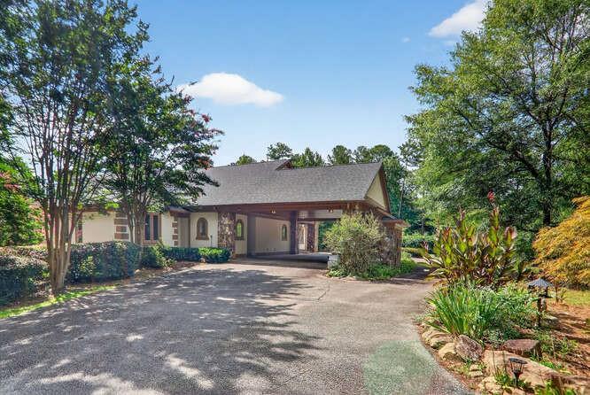 2551 E Maddox Road