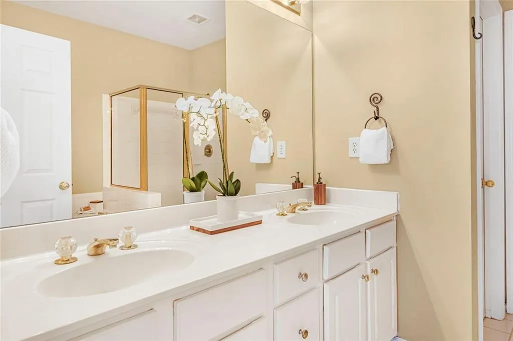 Smyrna, Georgia 30082, United States, 3 Bedrooms Bedrooms, ,4 BathroomsBathrooms,Residential,Active,134896