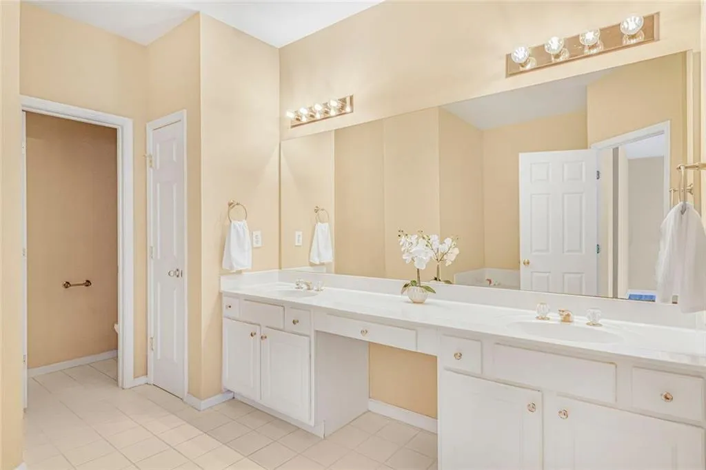 Smyrna, Georgia 30082, United States, 3 Bedrooms Bedrooms, ,4 BathroomsBathrooms,Residential,Active,134896