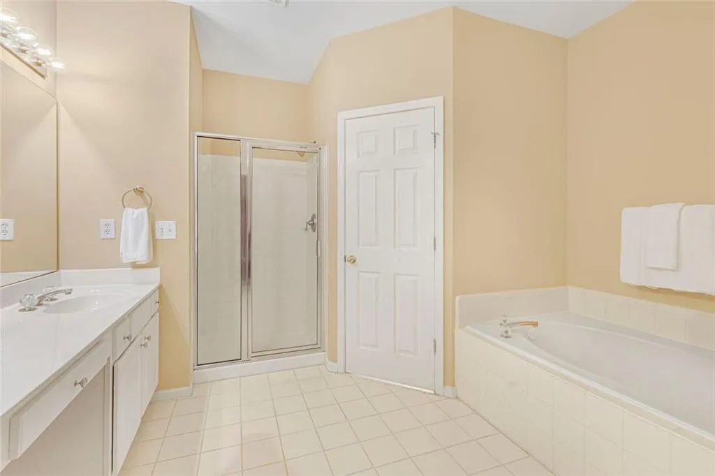 Smyrna, Georgia 30082, United States, 3 Bedrooms Bedrooms, ,4 BathroomsBathrooms,Residential,Active,134896