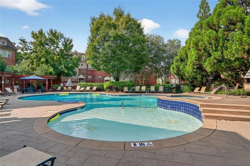 Brookhaven, Georgia 30319, United States, 2 Bedrooms Bedrooms, ,3 BathroomsBathrooms,Residential,Active,196316