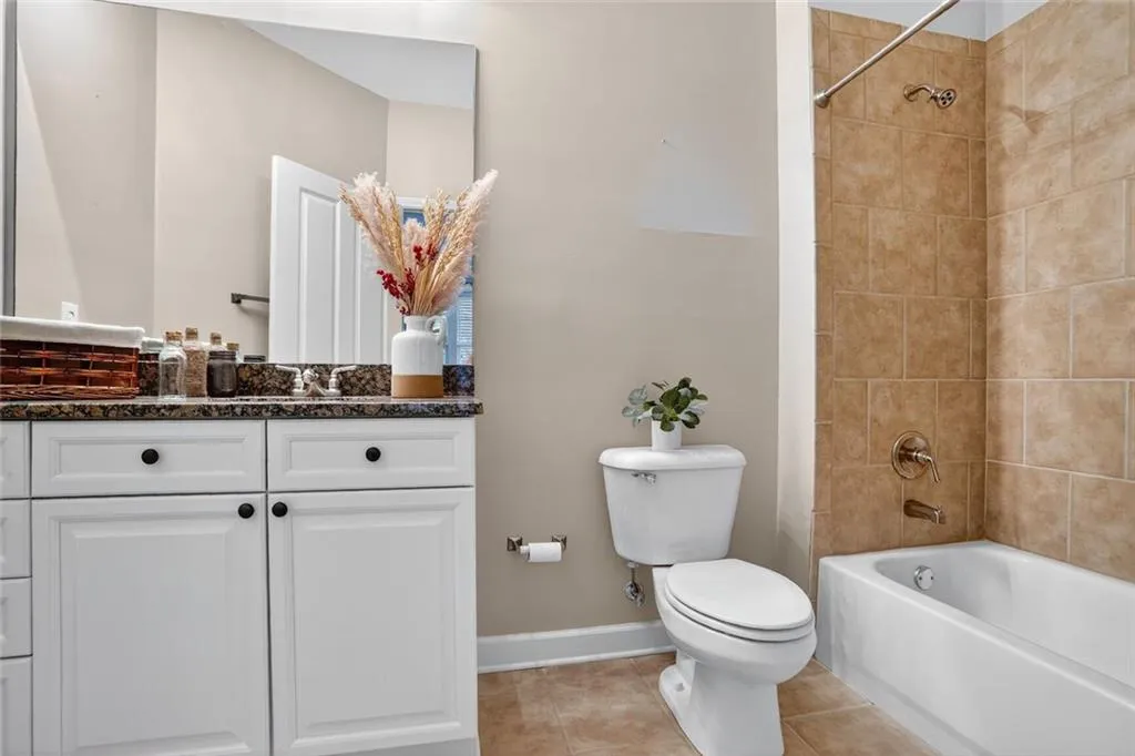 Brookhaven, Georgia 30319, United States, 2 Bedrooms Bedrooms, ,3 BathroomsBathrooms,Residential,Active,196316