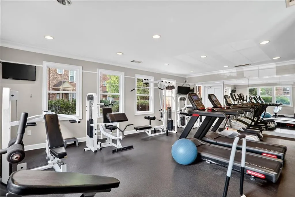 Brookhaven, Georgia 30319, United States, 2 Bedrooms Bedrooms, ,3 BathroomsBathrooms,Residential,Active,196316