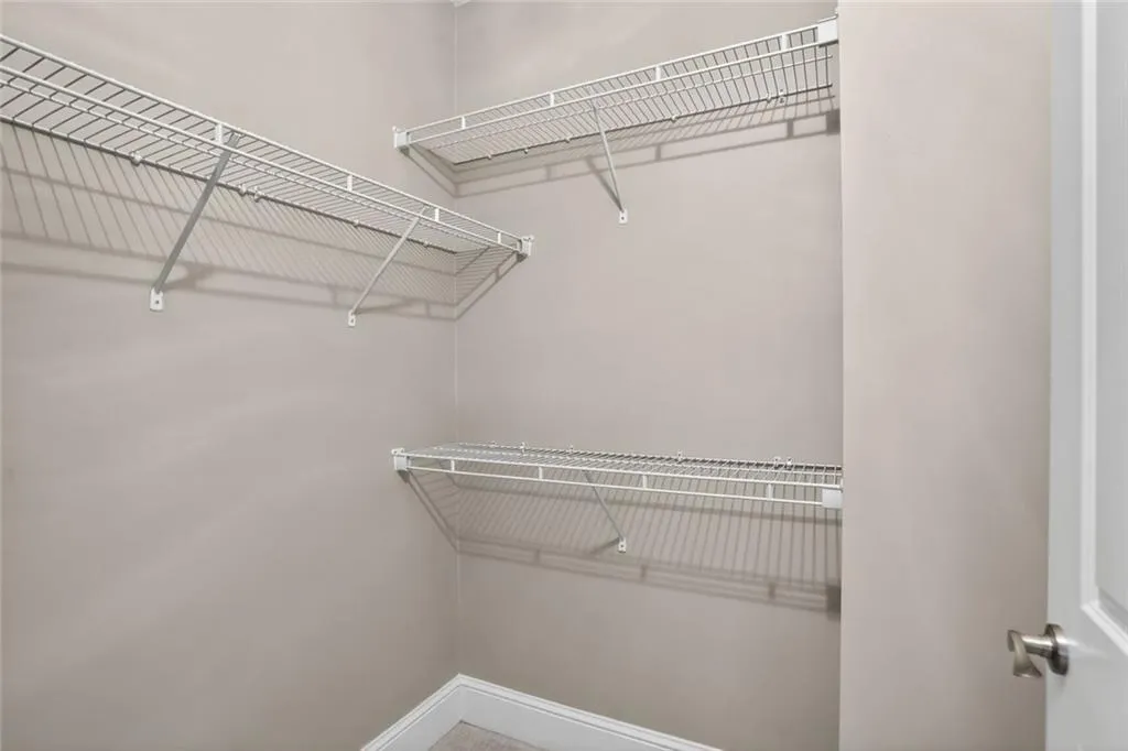 Brookhaven, Georgia 30319, United States, 2 Bedrooms Bedrooms, ,3 BathroomsBathrooms,Residential,Active,196316