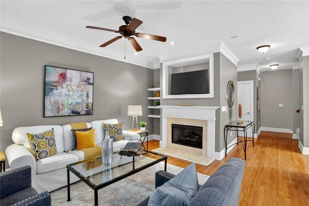 Brookhaven, Georgia 30319, United States, 2 Bedrooms Bedrooms, ,3 BathroomsBathrooms,Residential,Active,196316