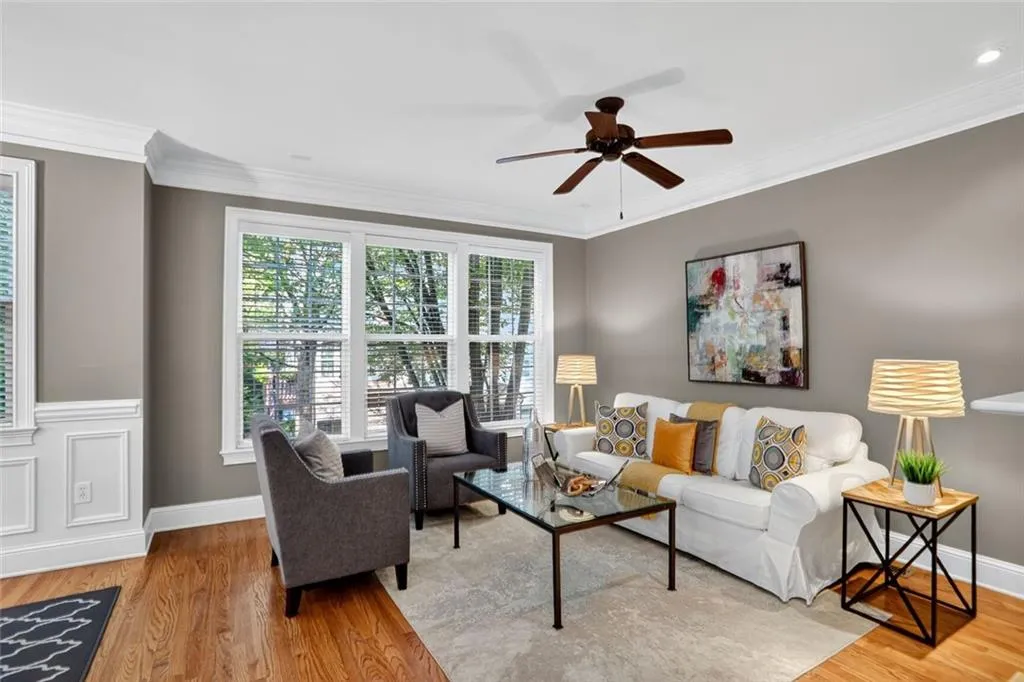 Brookhaven, Georgia 30319, United States, 2 Bedrooms Bedrooms, ,3 BathroomsBathrooms,Residential,Active,196316