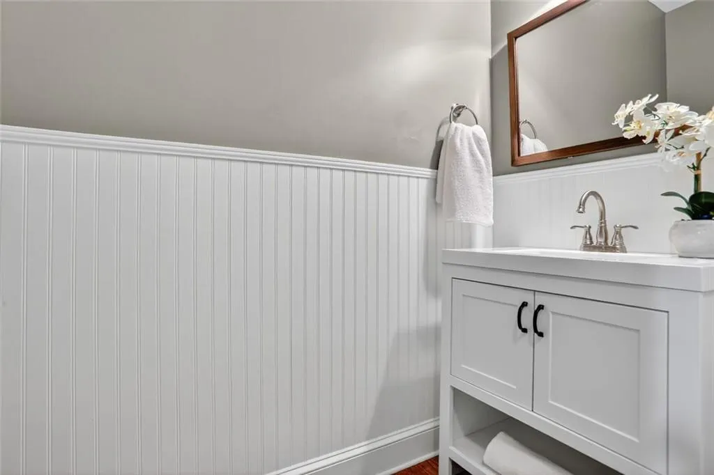 Brookhaven, Georgia 30319, United States, 2 Bedrooms Bedrooms, ,3 BathroomsBathrooms,Residential,Active,196316