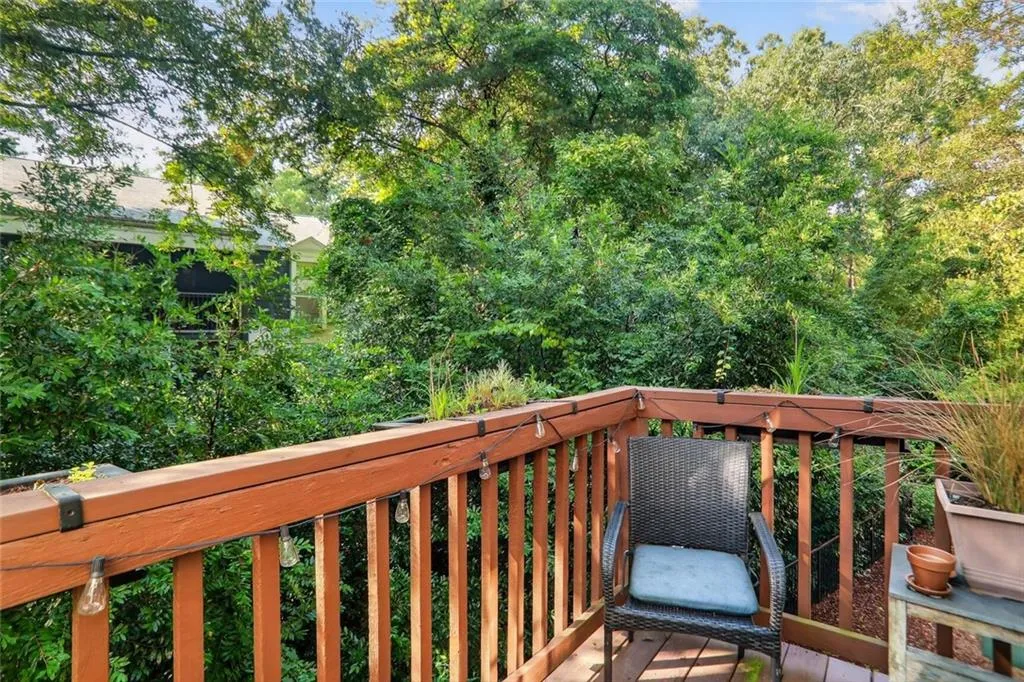 Brookhaven, Georgia 30319, United States, 2 Bedrooms Bedrooms, ,3 BathroomsBathrooms,Residential,Active,196316