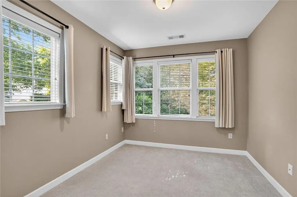 Brookhaven, Georgia 30319, United States, 2 Bedrooms Bedrooms, ,3 BathroomsBathrooms,Residential,Active,196316