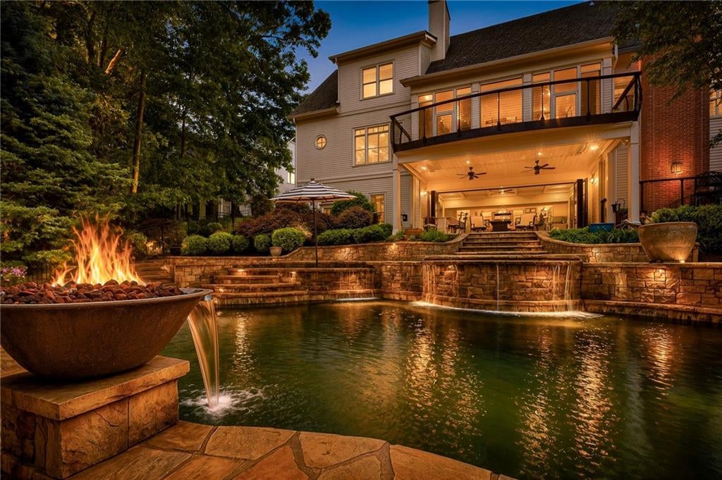 114 Northeast Cove Circle