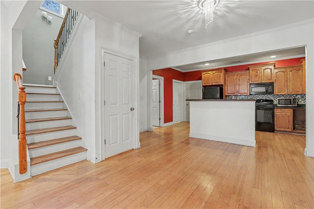 207 Ollie Street NW