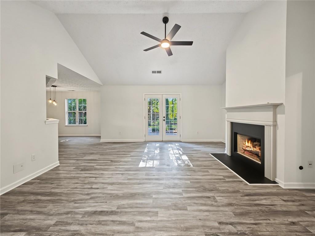 4887 Lake Park Lane