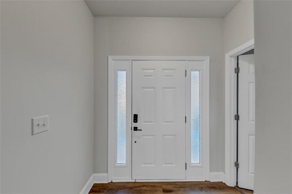 Wesley Lk/Oxford Dwn - Residential