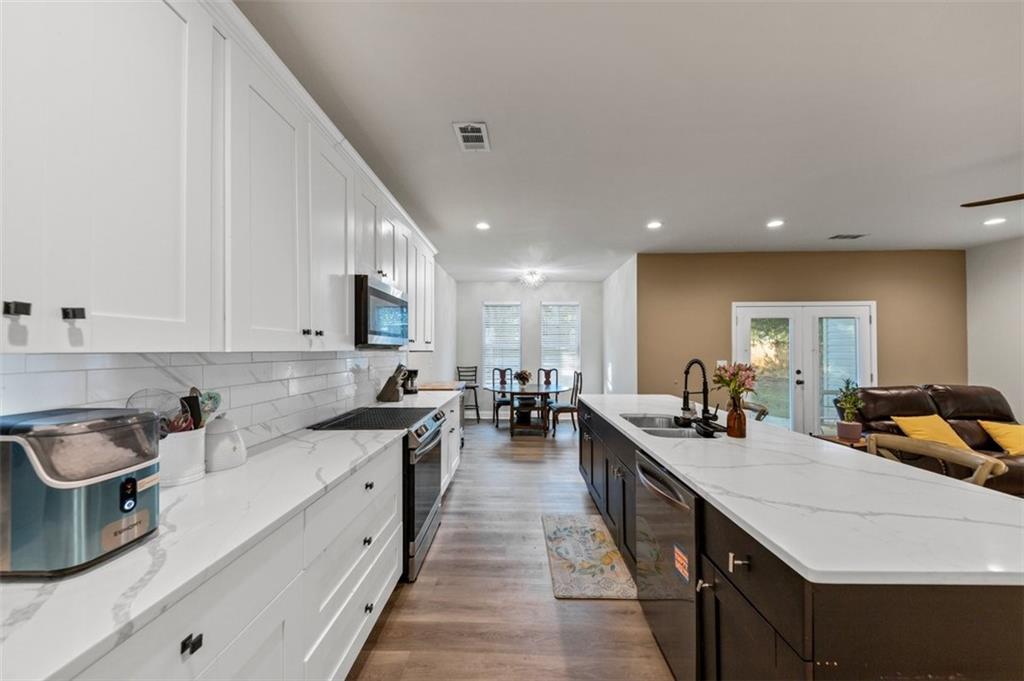 Wesley Lk/Oxford Dwn - Residential