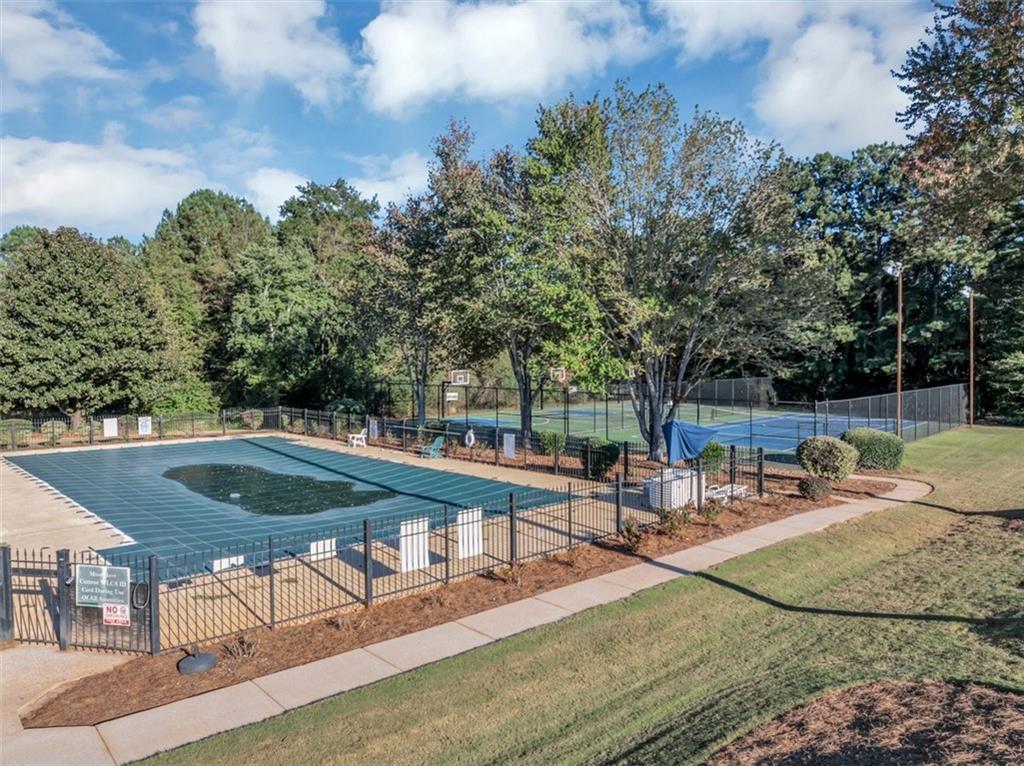Wesley Lk/Oxford Dwn - Residential