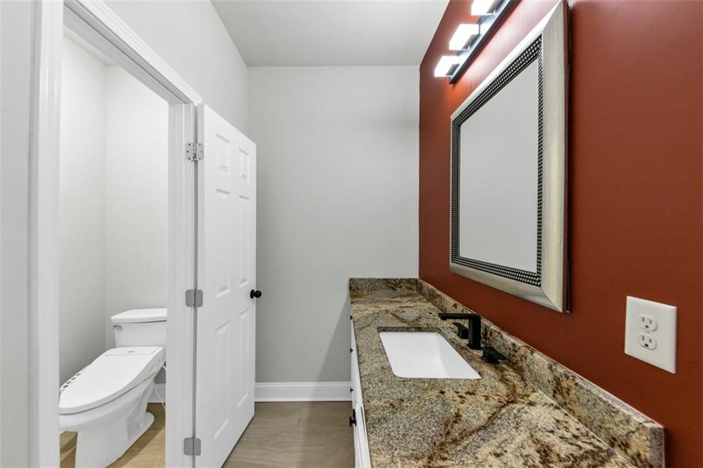 Wesley Lk/Oxford Dwn - Residential