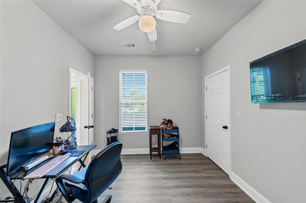 Wesley Lk/Oxford Dwn - Residential