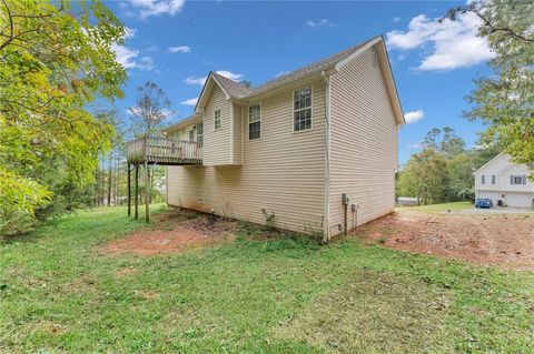 A home in Adairsville