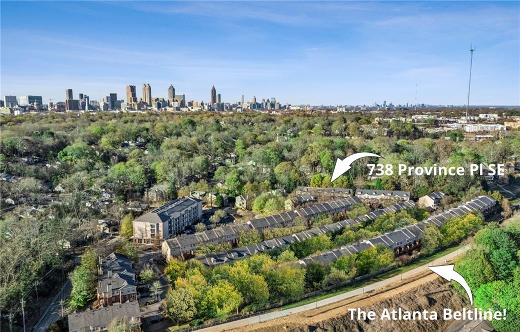 738 Province Place SE