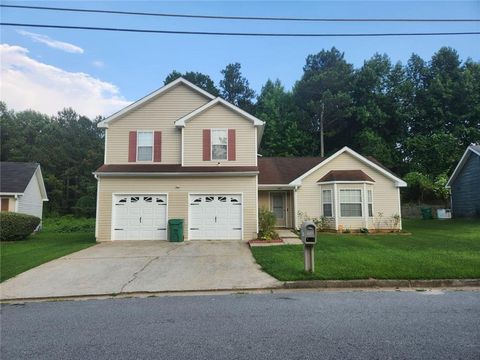 Homes For Rent - 5477 Wellborn Creek Drive<br/> Lithonia, GA 30058