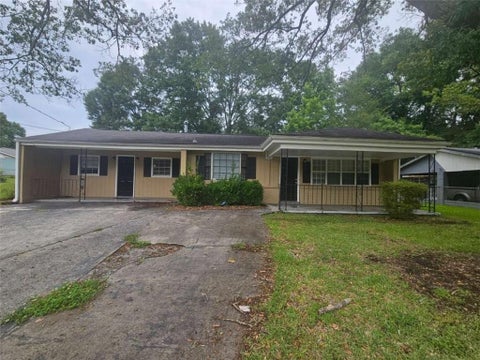 Homes For Sale - 501 Ridgecrest Drive<br/> Riverdale, GA 30274