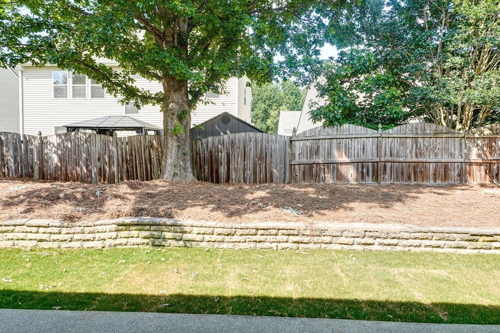 2423 Walnut Tree Lane