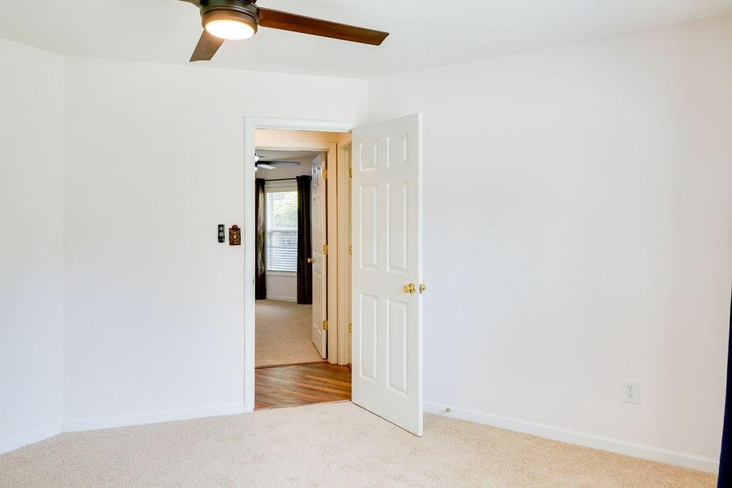 2423 Walnut Tree Lane
