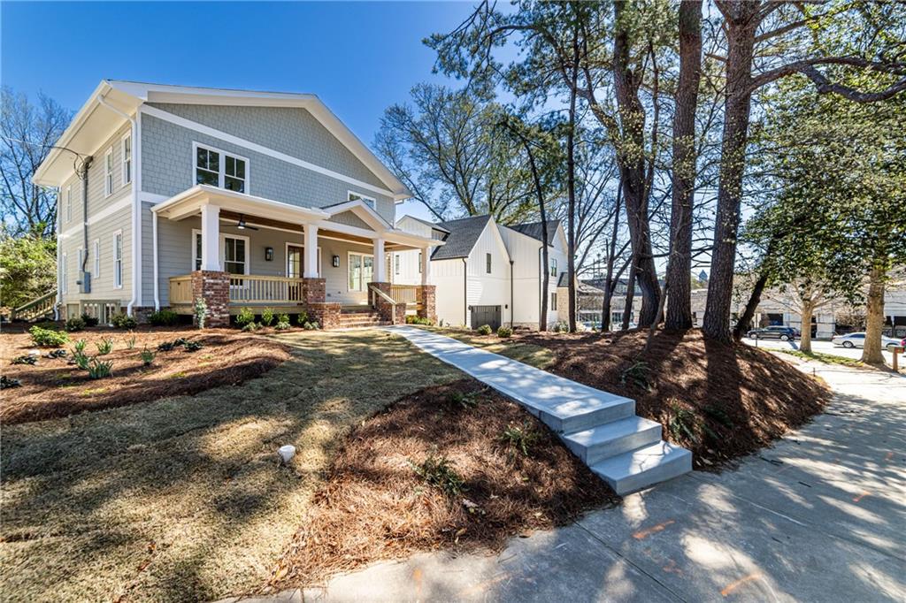 585 Sherwood Road NE