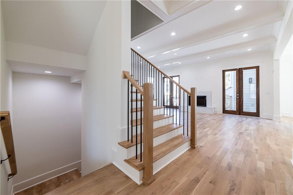 listing image 107