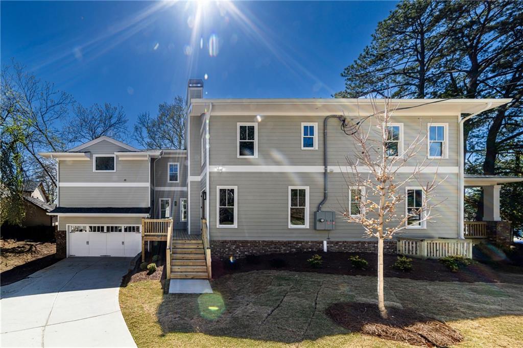 585 Sherwood Road NE