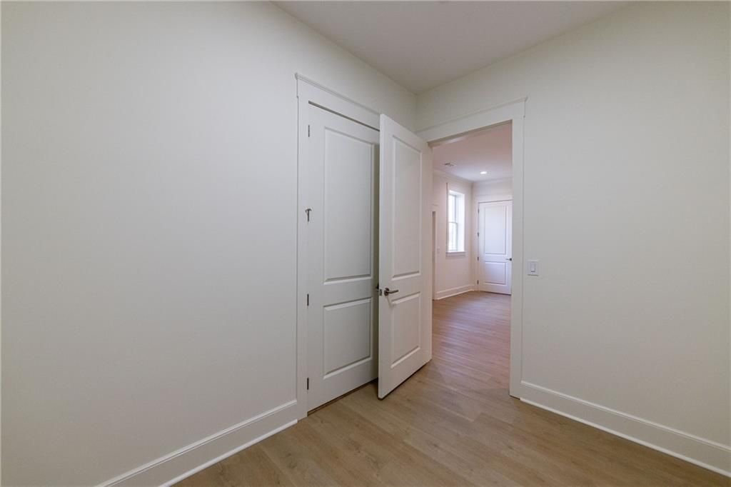 listing image 119