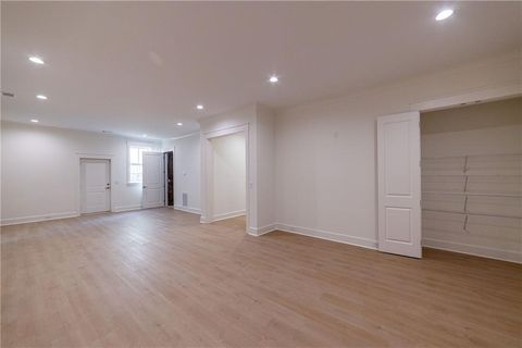 listing image 110