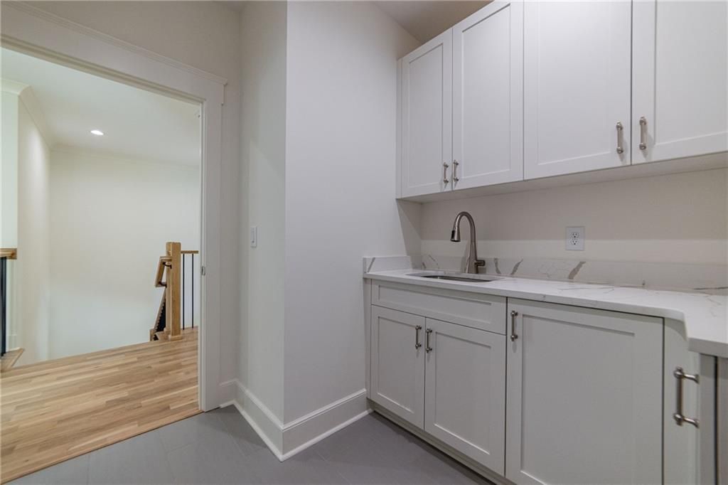 listing image 105