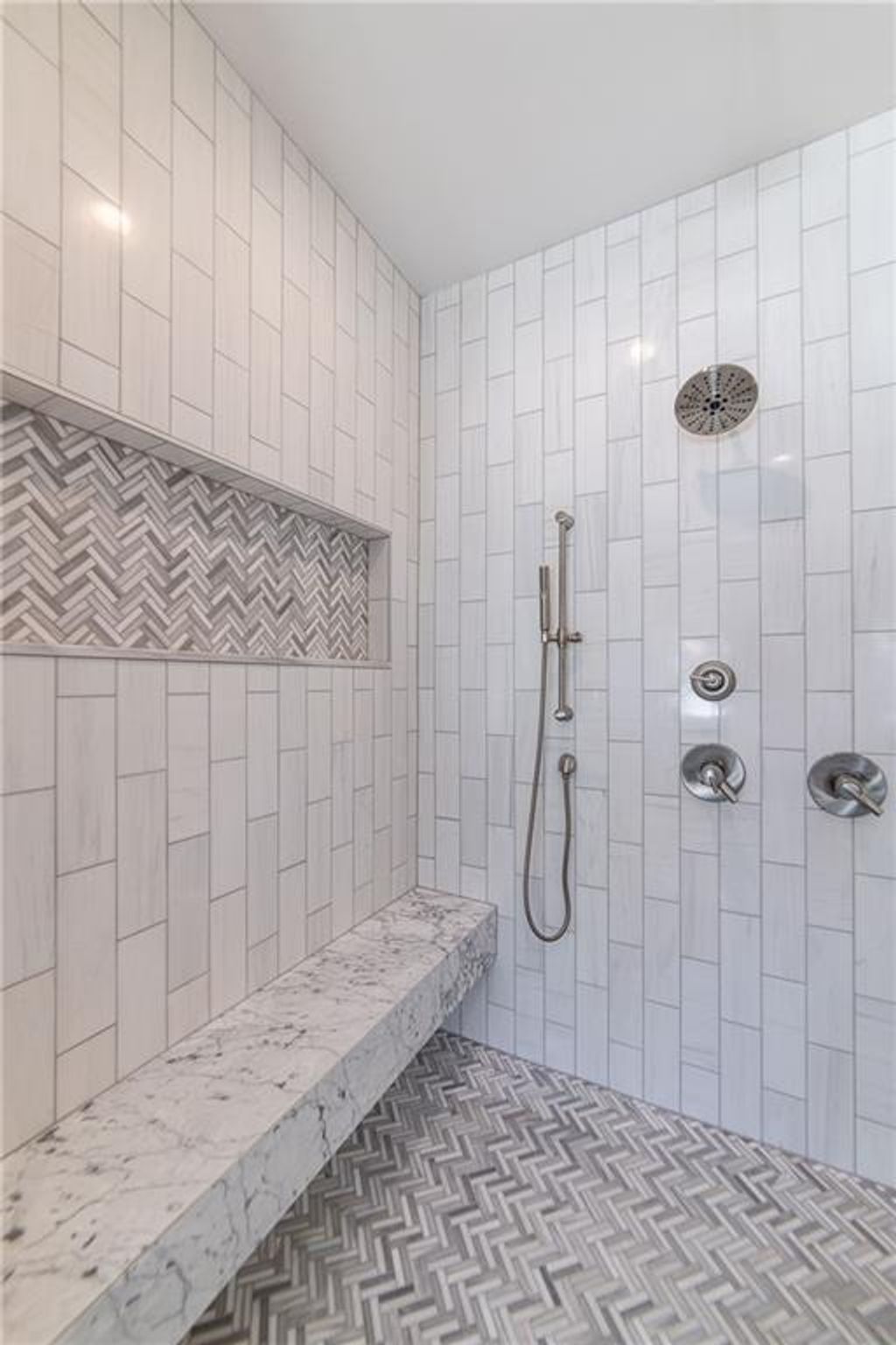 listing image 73
