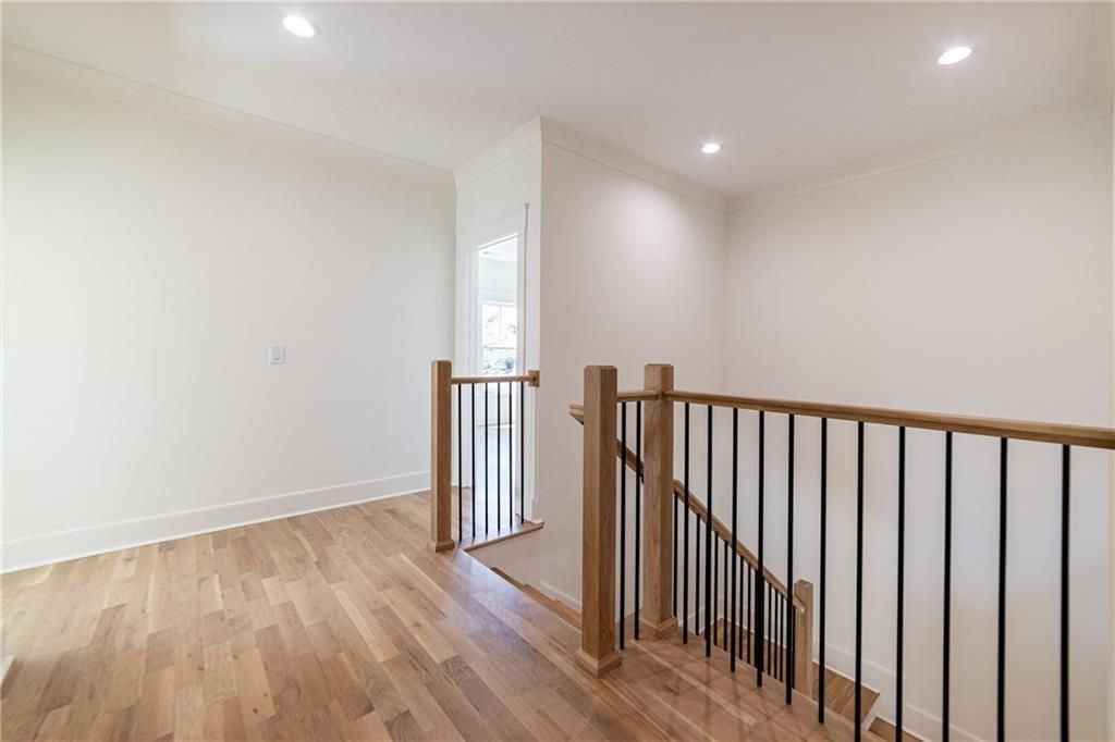 listing image 106