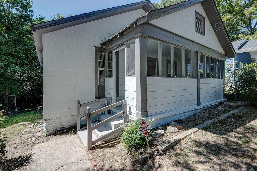 184 Dahlia Avenue NW