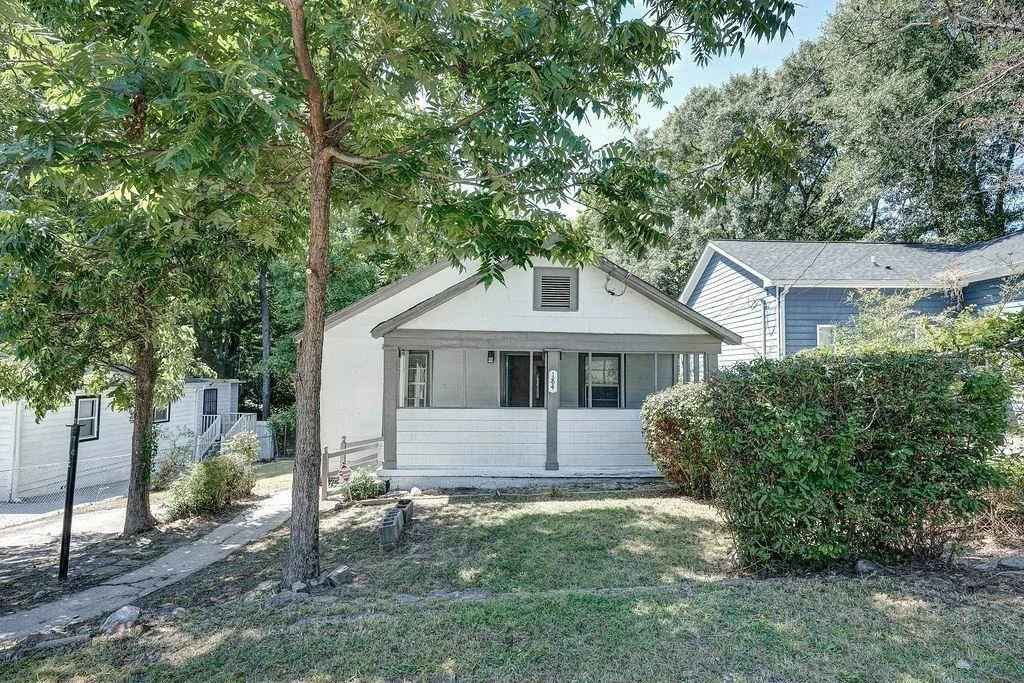 184 Dahlia Avenue NW