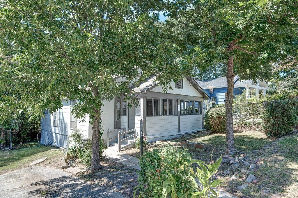 184 Dahlia Avenue NW