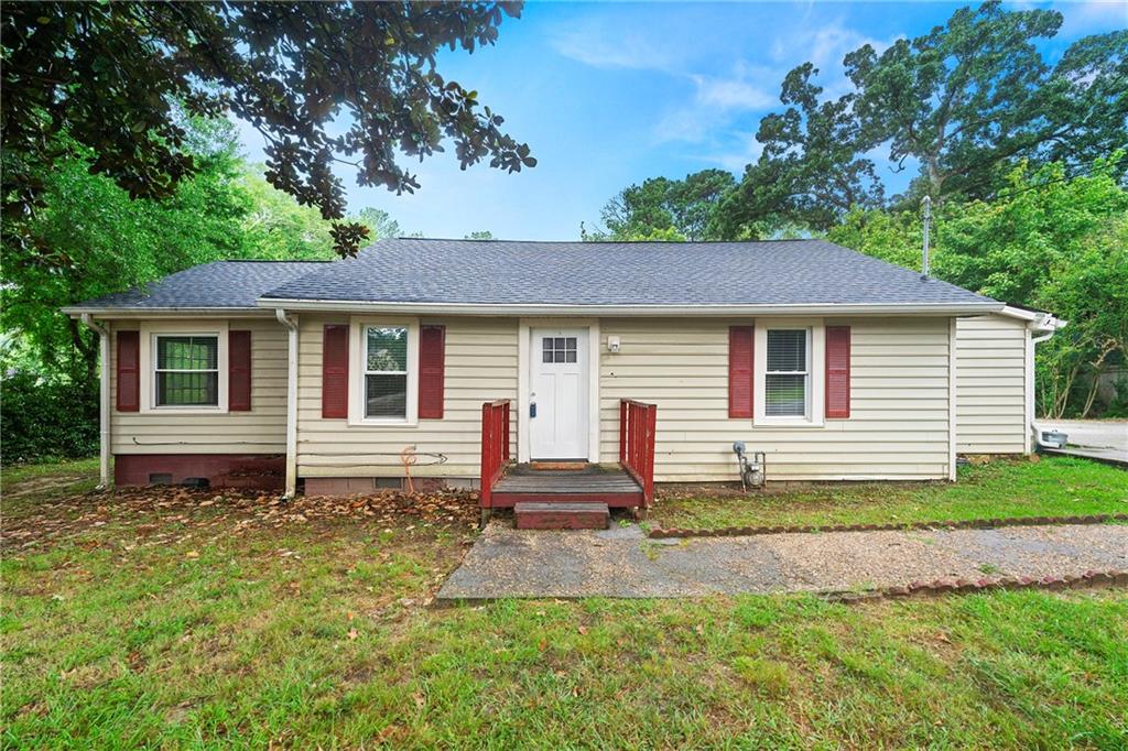 Charming Move-In Ready Home in Quiet Cobb County Neighborhood at a unbeatable price!
Welcome to your perfect starter home or next investment property! Priced under $240K, this well-maintained gem is nestled in a peaceful, established neighborhood in desirable Cobb County. Situated on a beautifully level lot, this property offers a rare combination of affordability, location, and convenience.
Step inside to find a move-in ready home with fresh updates and a functional layout—ideal for first-time buyers or savvy investors looking to expand their portfolio. Enjoy the comfort of a spacious living area, a well-appointed kitchen, and cozy bedrooms that offer plenty of natural light.
Location is everything: you're just 20 minutes from vibrant Downtown Atlanta and only 15 minutes from The Battery and Truist Park, home of the Atlanta Braves. Whether you're commuting, catching a game, or enjoying the local dining and entertainment scene, everything you need is within easy reach.
Don't miss this opportunity to own in a high-demand area with excellent potential for growth. Schedule your showing today—this one won’t last long!