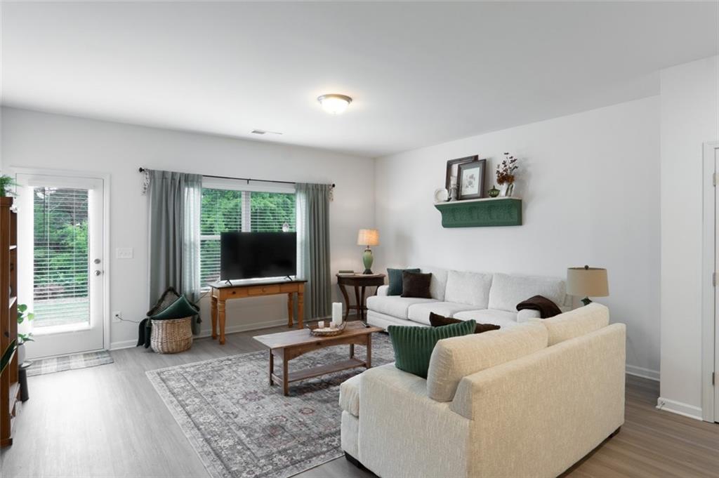 1074 Chastain Drive 44