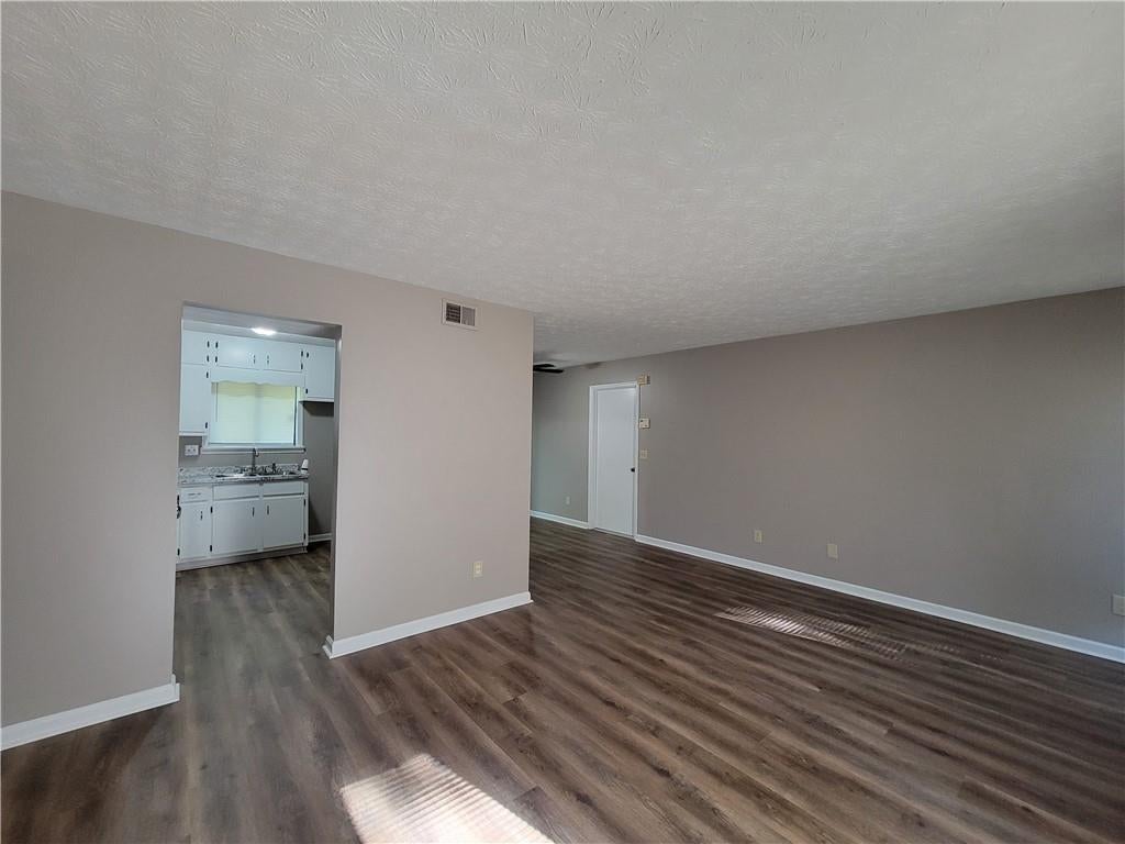 3411 Rolling Ridge Road