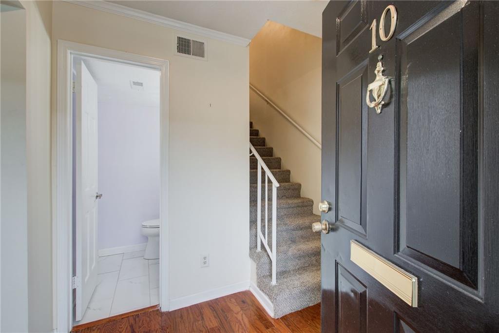 10 Market Square Place NW