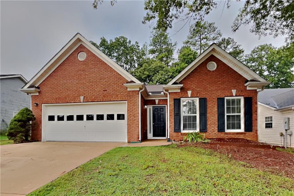 Charming 3 bed, 2 bath, 1,853 sqft home in Snellville! Open kitchen concept with updated counters and a spacious living room. Primary suite with attached bathroom. Spacious backyard, great for gatherings! Pets accepted on a case by case basis. Additional admin fees apply. The Fireplace is decorative. Schedule your showing today! This home is as-is.
LEASE TERM:1-2 years
This home may be located within a Homeowners Association (HOA) community. If so, residents will be responsible for adhering to all HOA rules and regulations. Please contact your agent or landlord's agent for more information.
